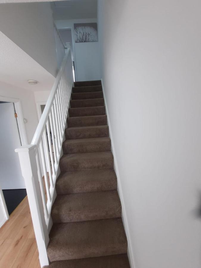 Two Bedroom Luxury House Thamesmead  Bagian luar foto